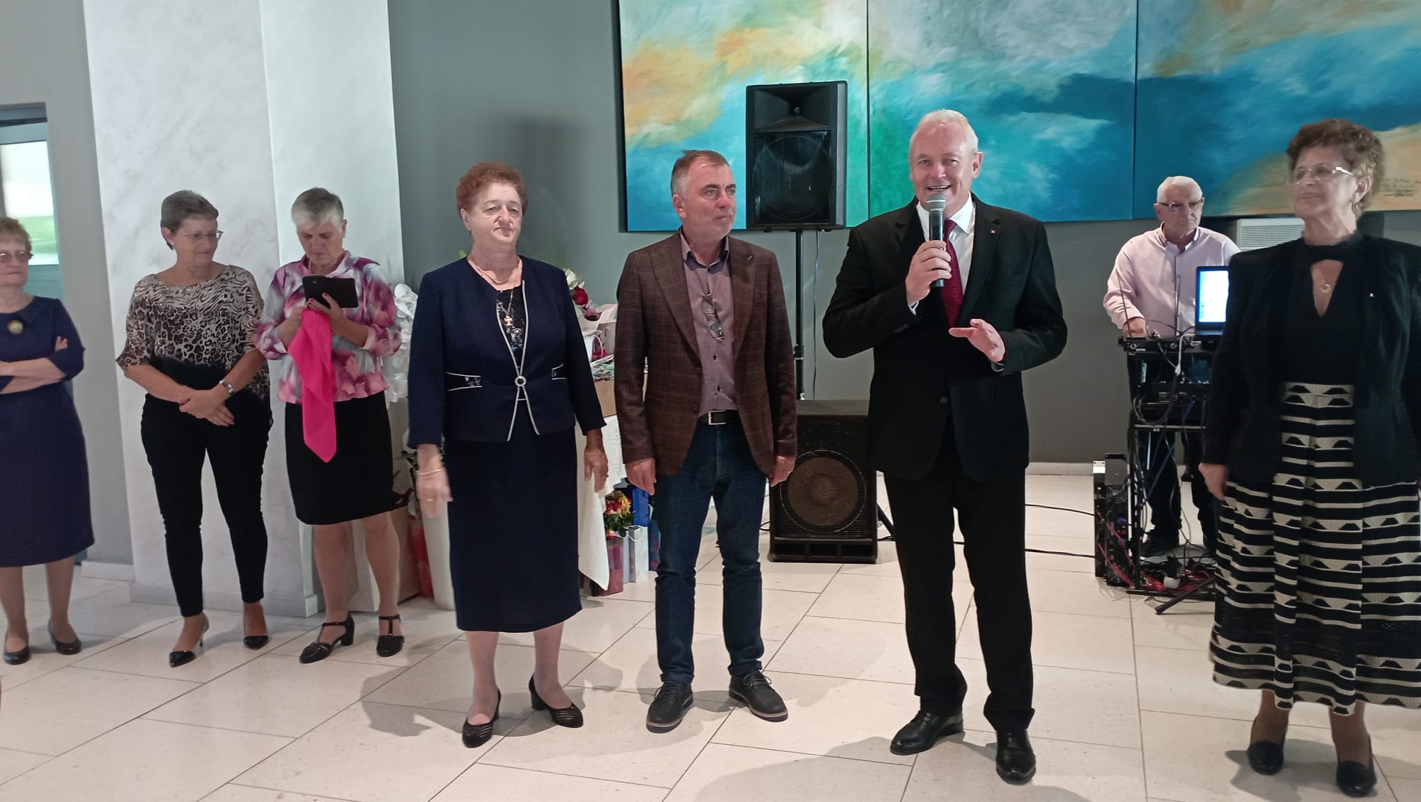 Prefectul Ioan Tibil, alături de seniorii Sătmarului, la evenimentele dedicate Zilei Internaționale a Persoanelor Vârstnice