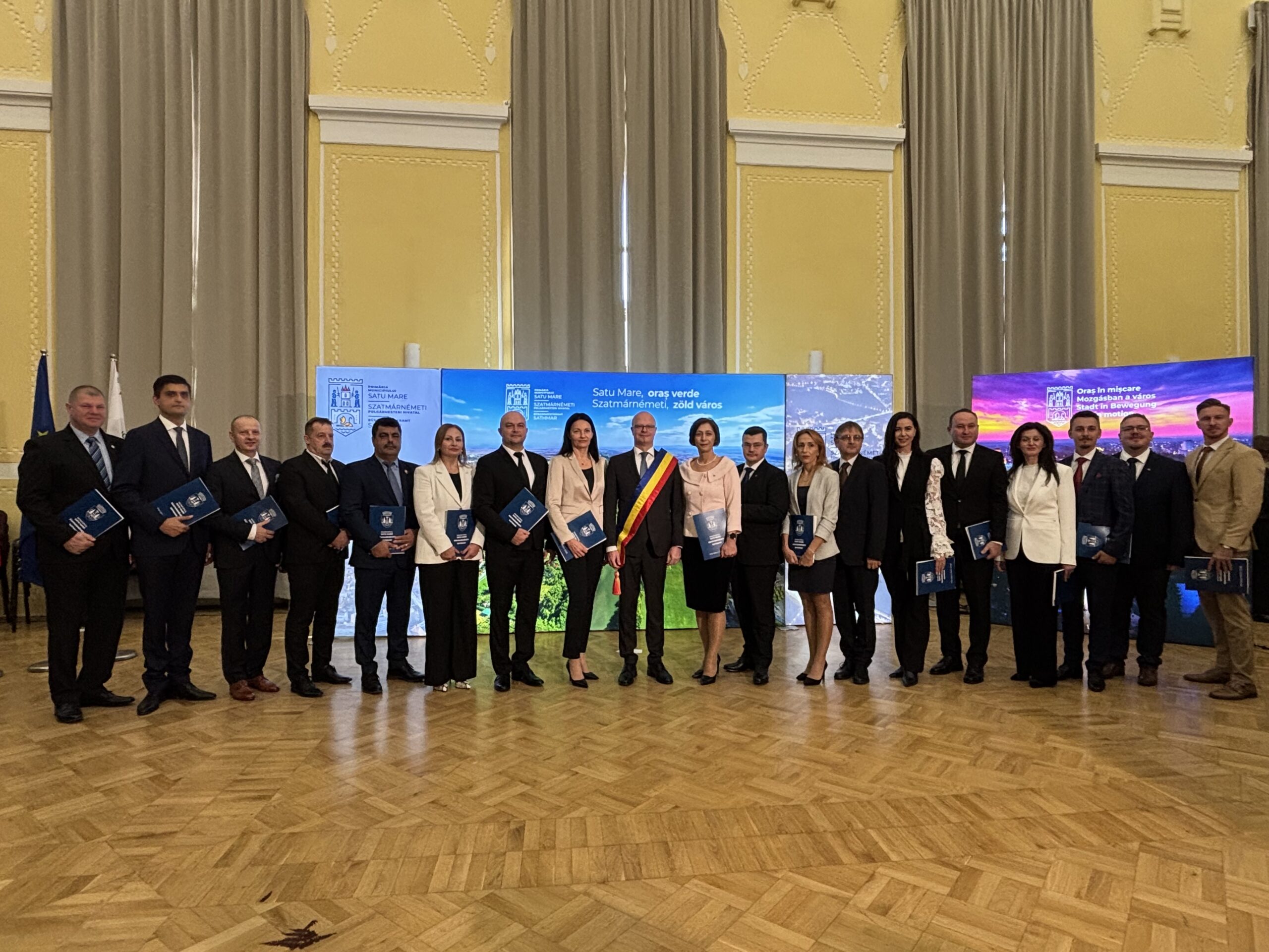 FOTO. A avut loc ceremonia de constituire a Consiliului Local al municipiului Satu Mare și reinvestirea în funcția de primar a lui Kereskényi Gábor!