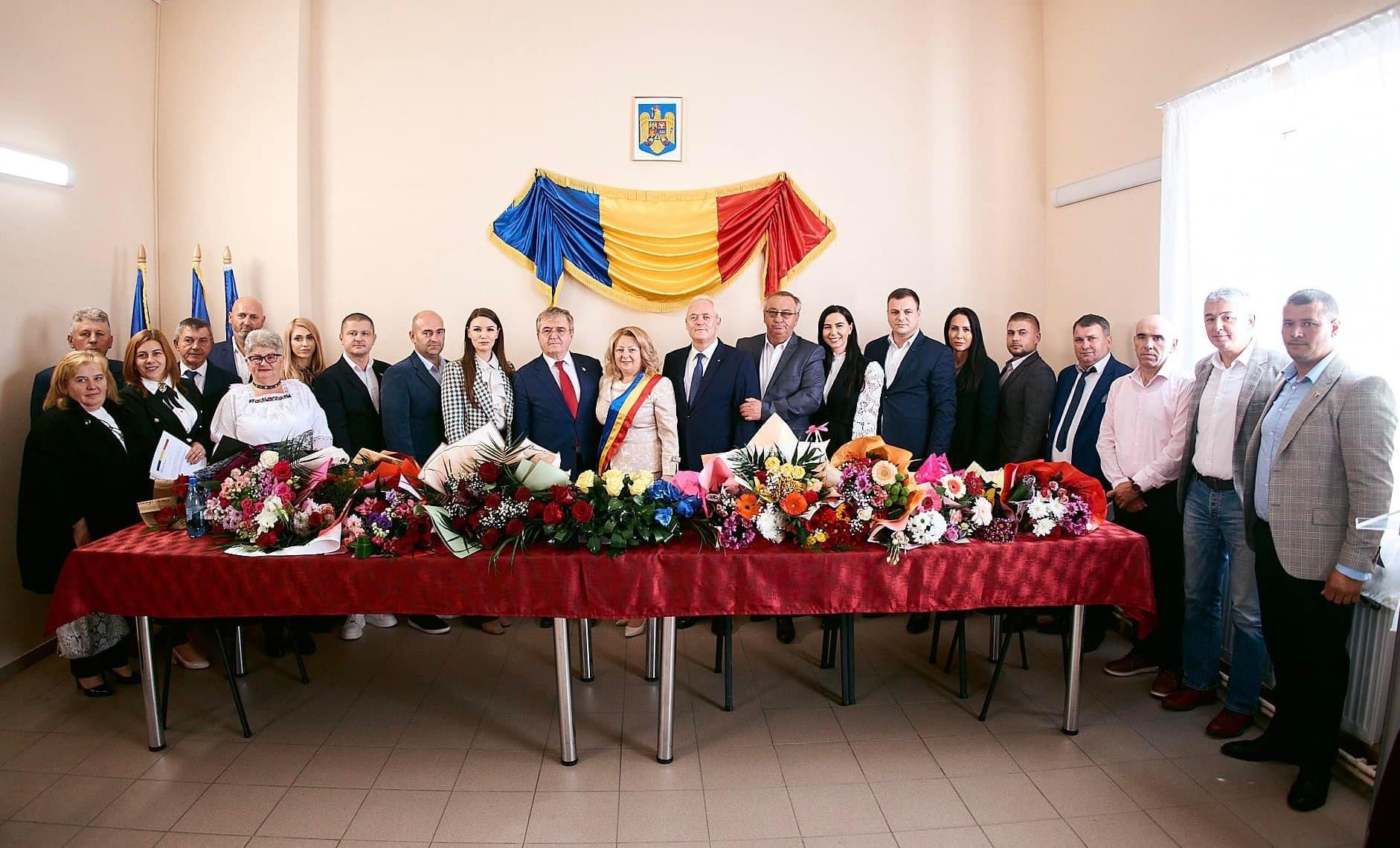 FOTO. Comuna Terebești a celebrat un moment important: doamna Mariana Avorniciți a depus jurământul pentru cel de-al patrulea mandat în funcția de primar