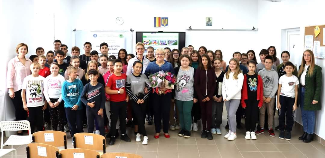 Foto. Educație ecologică la nivelul celor nouă unități de învățământ înscrise în proiectul - ,,Mână în mână pentru un viitor durabil!”