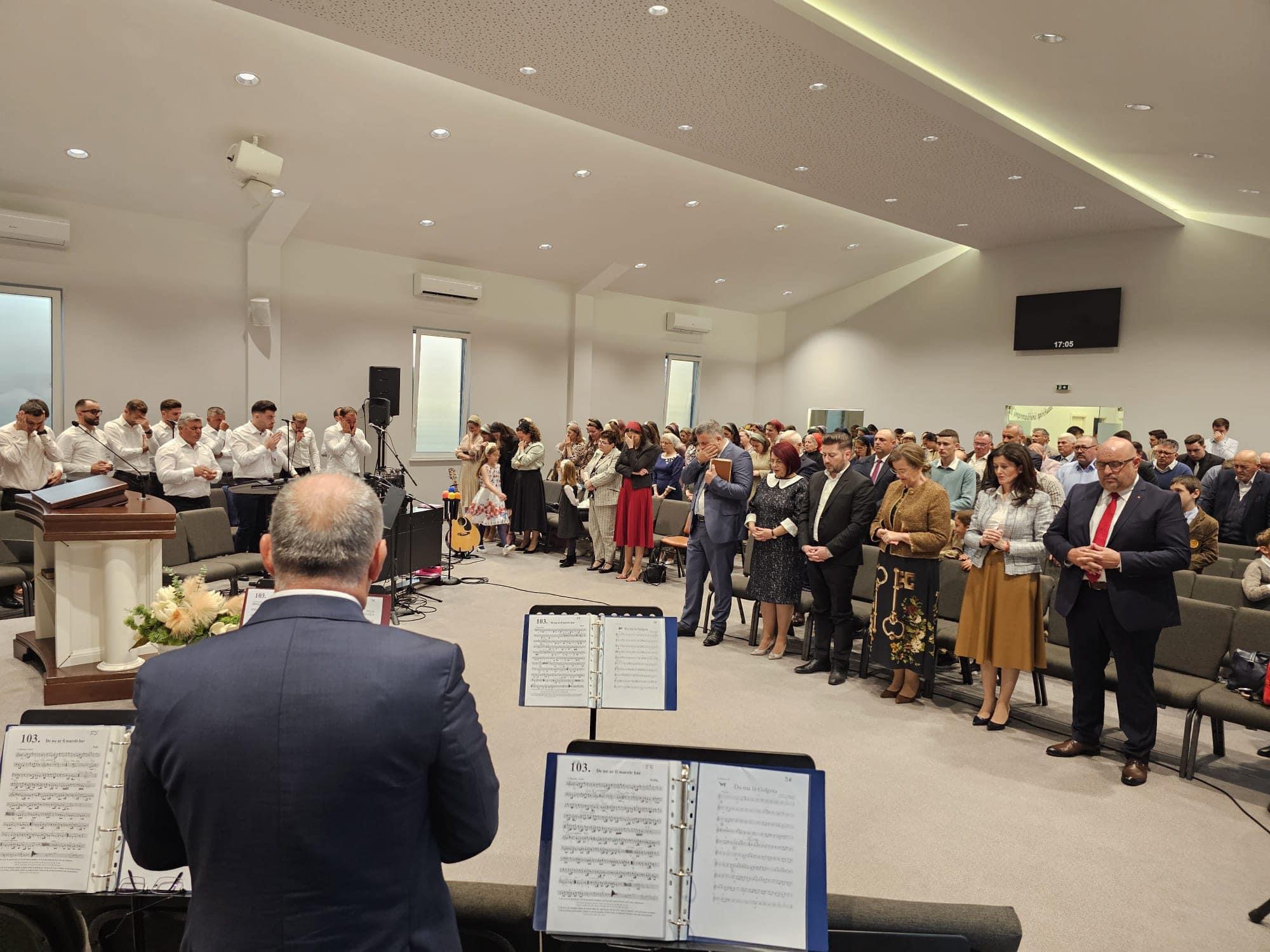 FOTO. Echipa PSD Satu Mare a avut onoarea de a participa la slujba Bisericii Penticostale Elim din municipiul Satu Mare