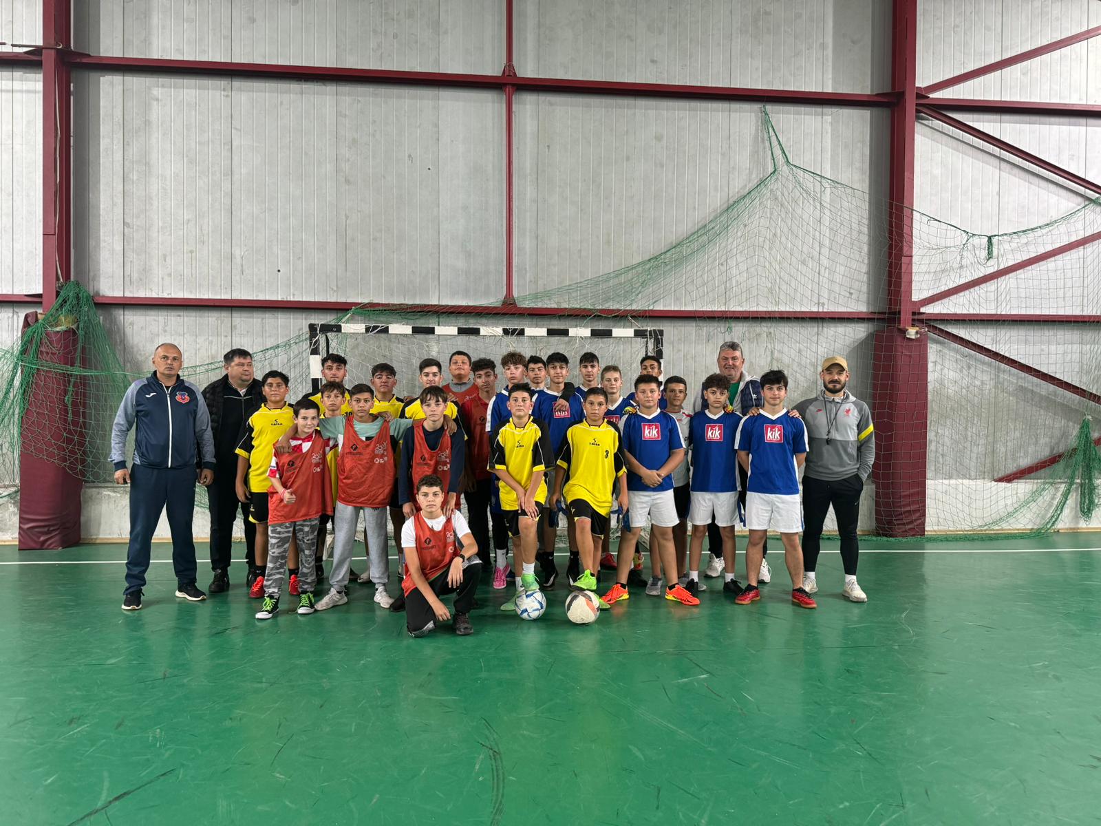 Miniturneu de fotbal dedicat echipelor formate din elevi de etnie romă la Școala Gimnazială ”Dr Vasile Lucaciu”!