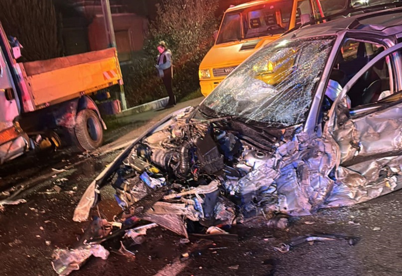 FOTO. ACCIDENT CUMPLIT. Șase victime, dintre care trei au ajuns în stare GRAVĂ la spital