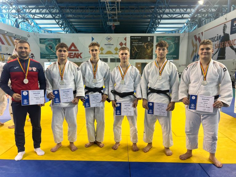 Echipa CSM Olimpia Satu Mare, argint la Naționalele  de luptă la sol (ne-waza)