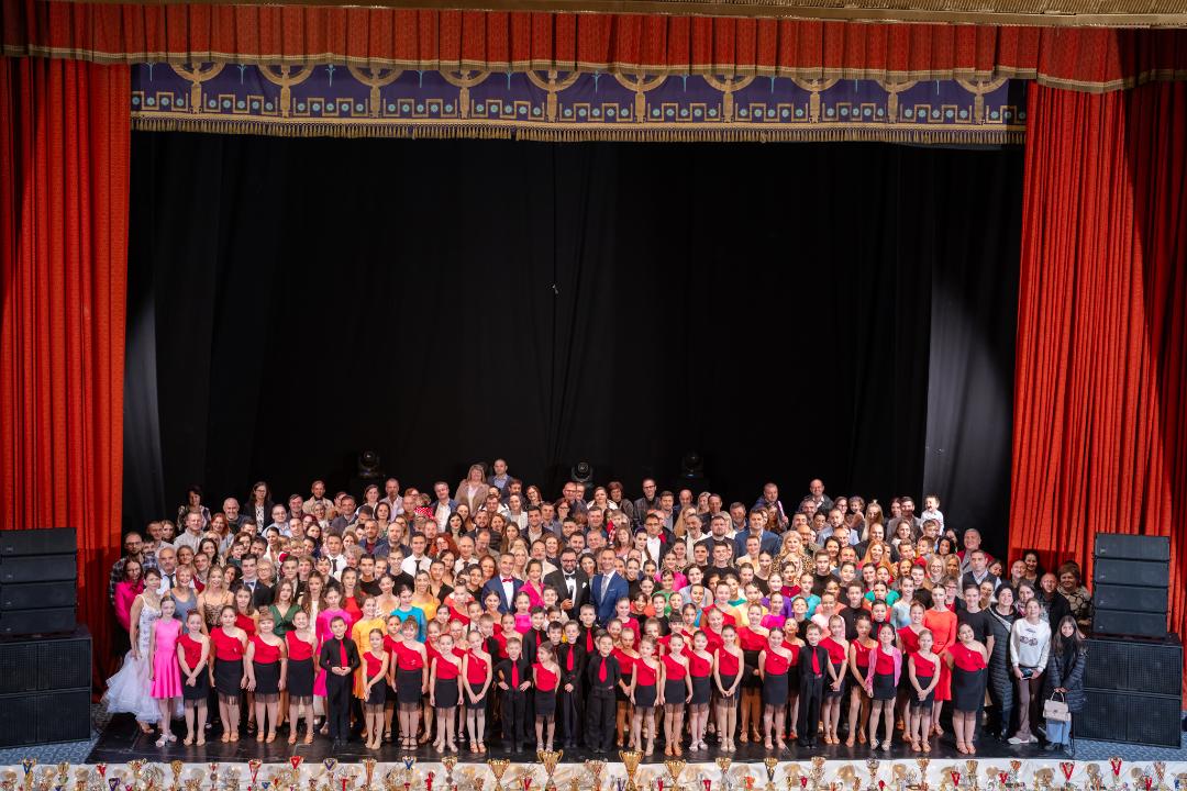 Eleganță și Performanță la aniversarea celor 17 ani de Loga Dance School la Satu Mare