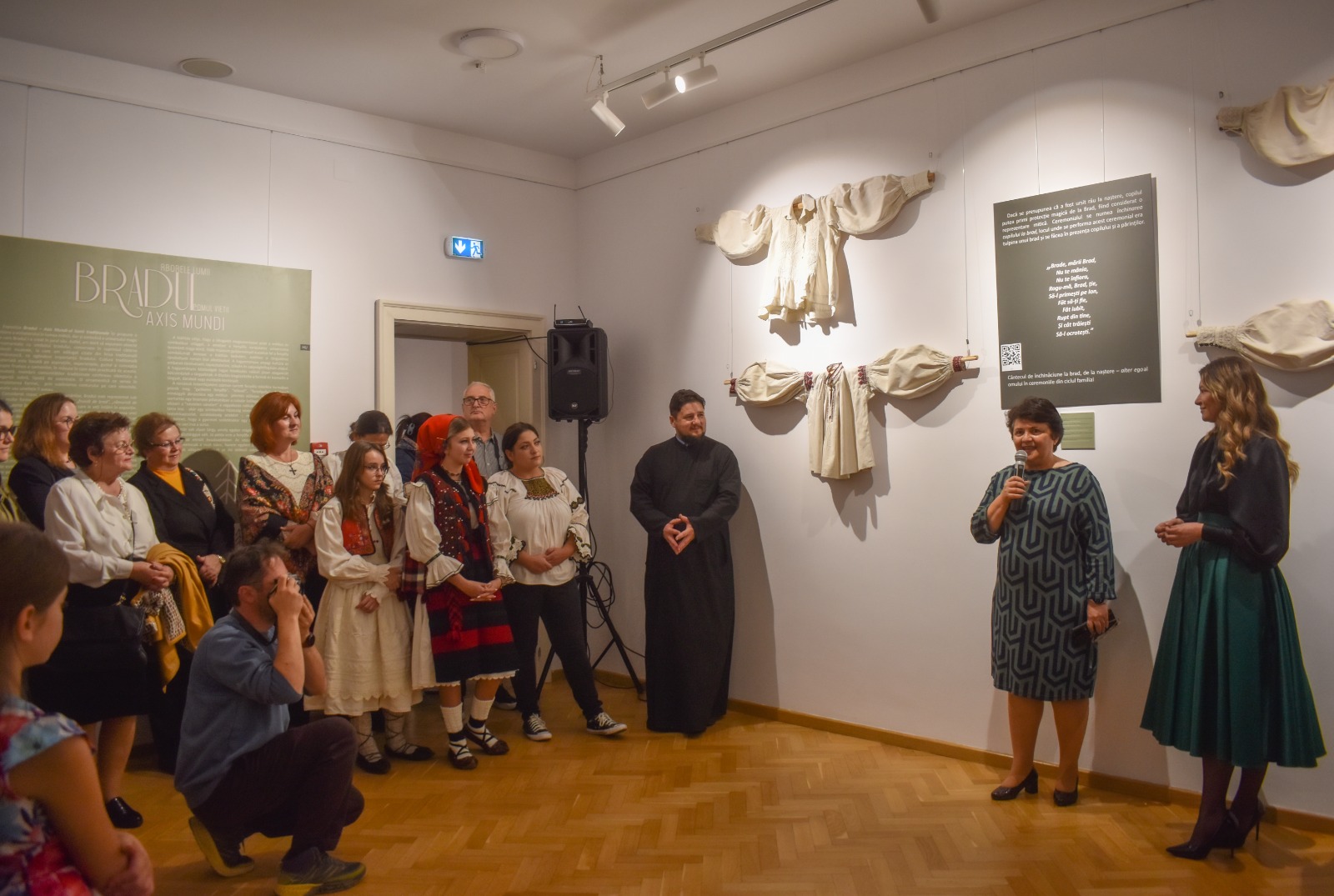 Expoziția „Bradul – axis mundi” vernisată  la Muzeul Arta Lemnului din Câmpulung Moldovenesc