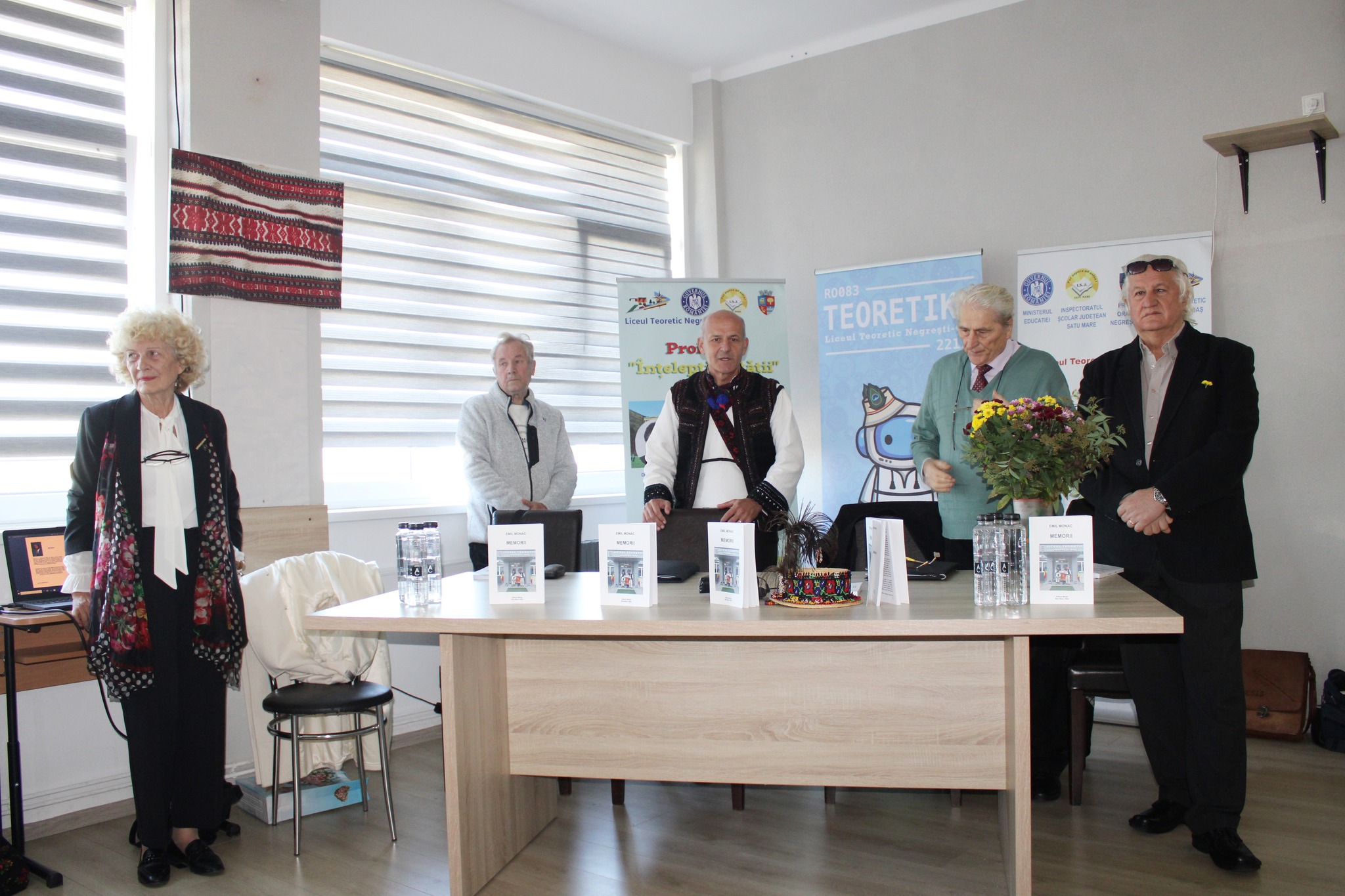 CULTURĂ Eveniment emoționant la Negrești Oaș. A fost lansată cartea „Memorii” a regretatului profesor Emil Monac