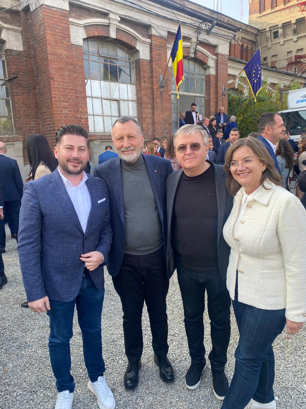 FOTO. Delegaţie sătmăreană la evenimentul de lansare a Programului de guvernare al Partidului Social Democrat pentru perioada 2025-2028