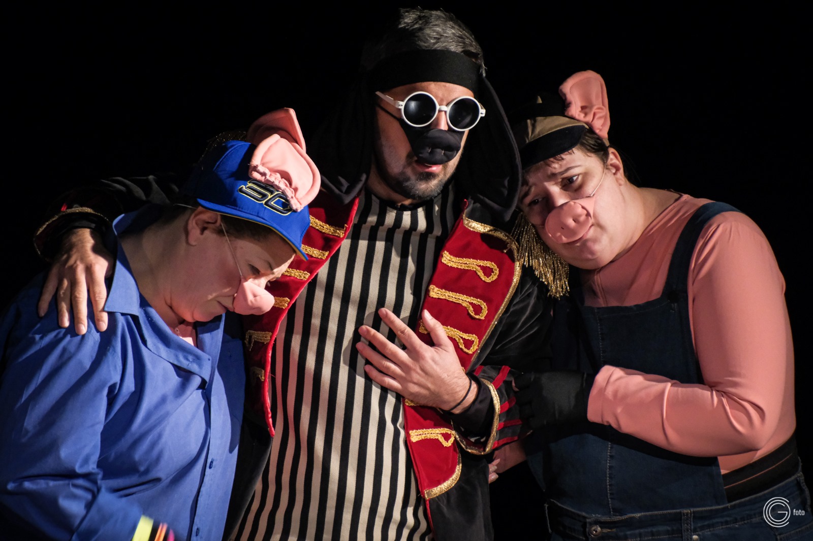 „Cei Trei Purceluși" – povestea clasică reinventată pe scena Teatrului de Nord!