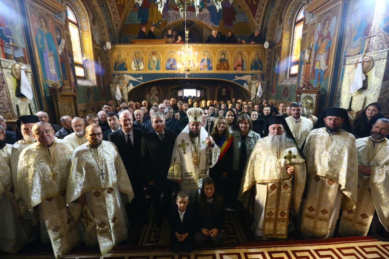 FOTO. P.S. Părinte Timotei Sătmăreanul  a slujit la Mănăstirea „Sfinții Apostoli Petru și Pavel” Bixad, Protopopiatul Oaș