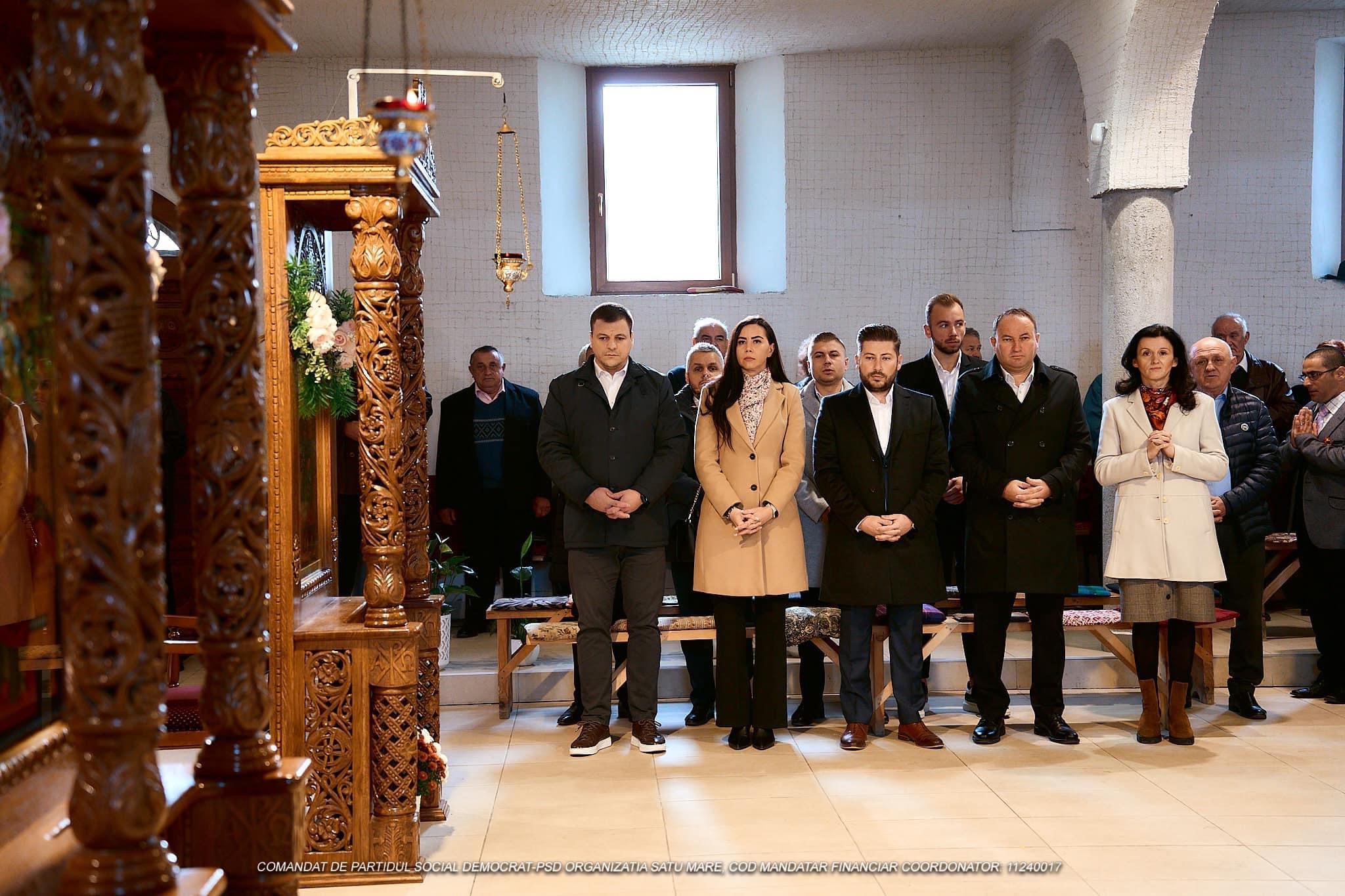 FOTO. Adrian Micle, candidatul la Camera Deputaților a participat la Sfânta Liturghie oficiată la Biserica Ortodoxă "Buna Vestire" din municipiul Satu Mare.