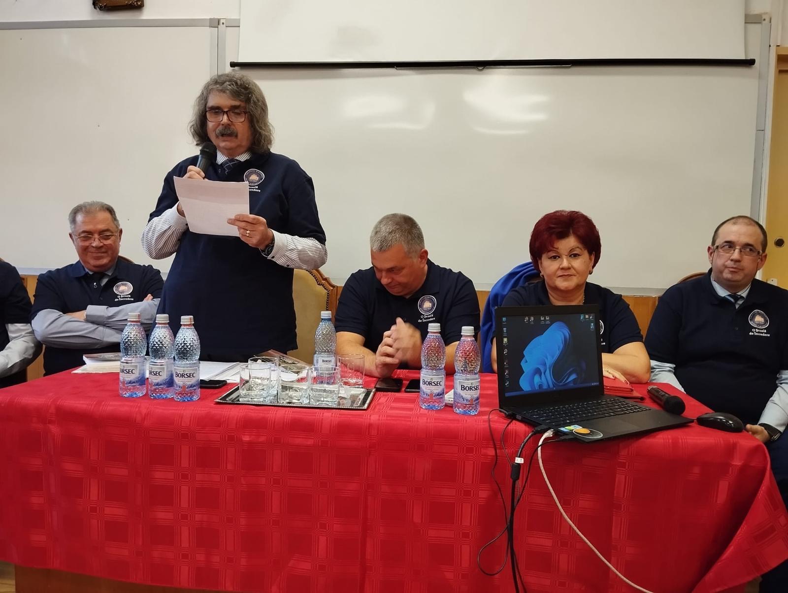 FOTO. Lansarea cărții "Profesorii de matematică de la Liceul 'Mihai Eminescu' - Colegiul Național 'Mihai Eminescu' Satu Mare, între anii 1919 - 2024"