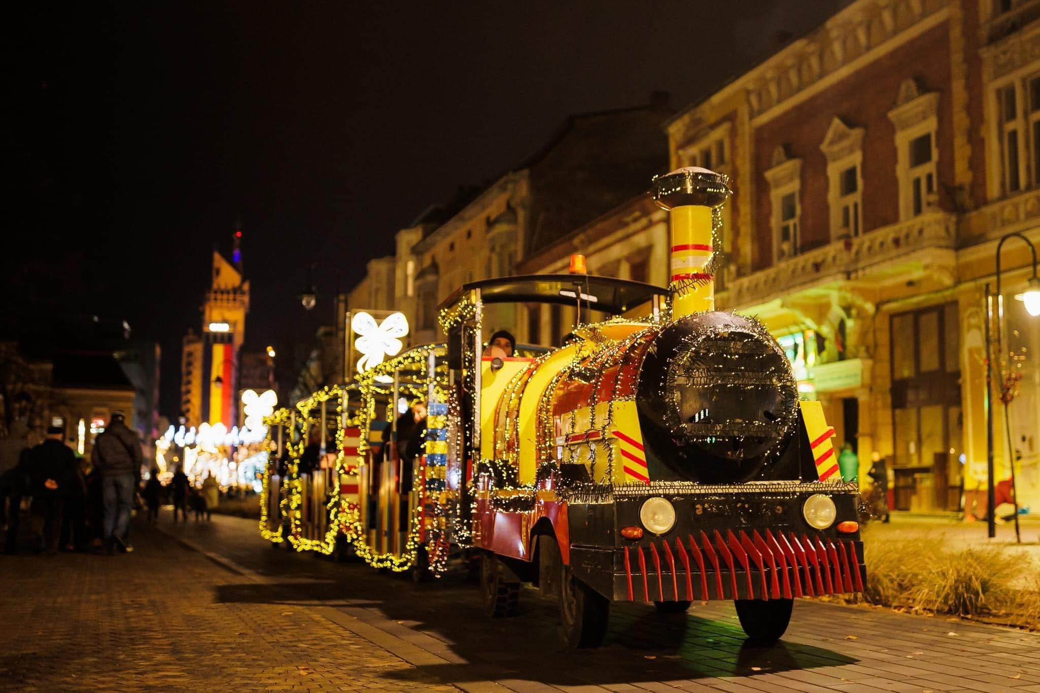 Vine Moșul în Piața 25 Octombrie astăzi, începând cu ora 18.00.