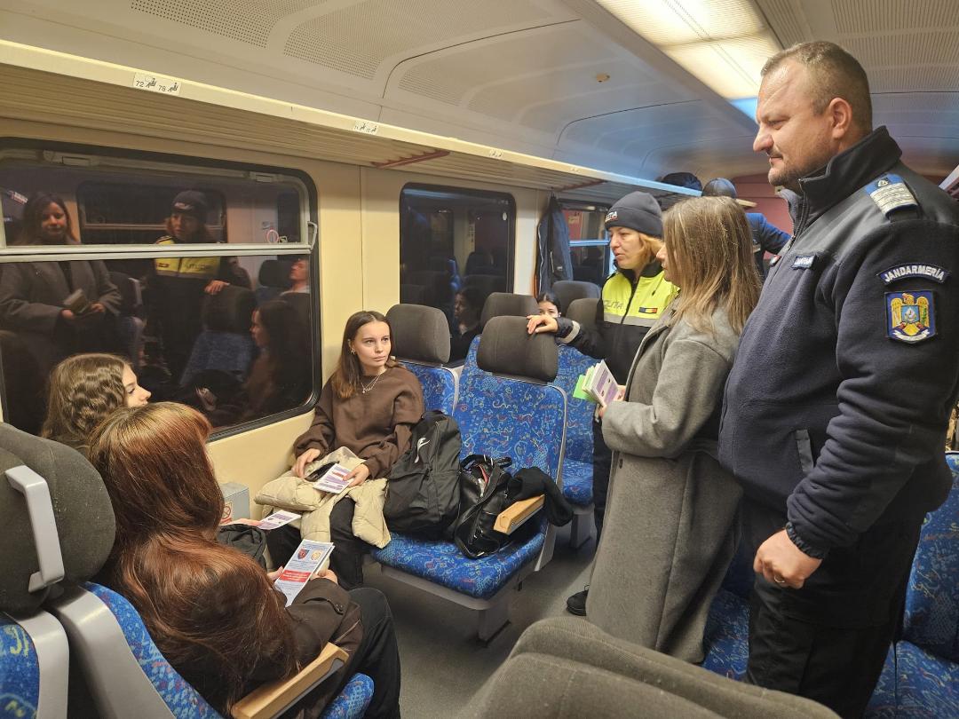 FOTO. Campanie antidrog în trenuri și gările sătmărene. Tinerii, cei vizați
