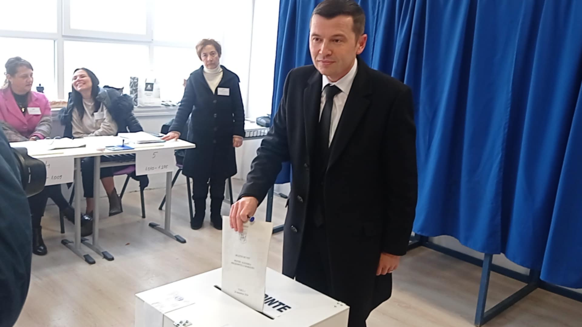 VIDEO FOTO. Vicepreşedintele CJ, Cătălin Filip, a votat pentru viitorul judeţului Satu Mare şi a României