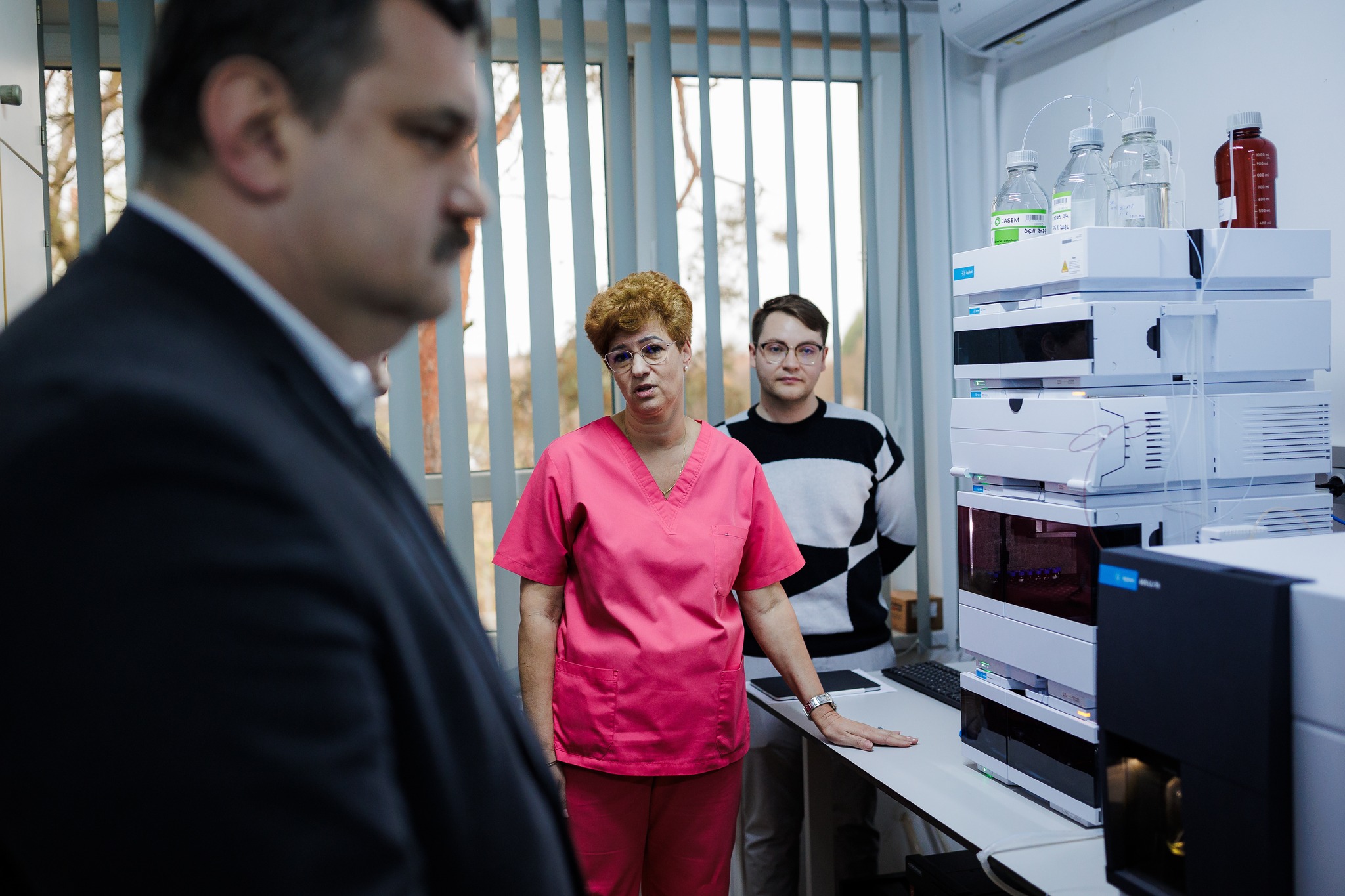 FOTO. Aparat ultraperformant pentru depistarea drogurilor în organism, la Satu Mare. Aproape 120 de substanțe depistate