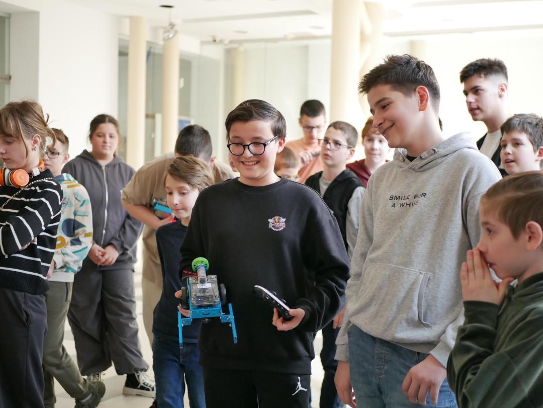 FOTO. „FTC For A Day #3” – O oportunitate unică de a experimenta lumea roboticii