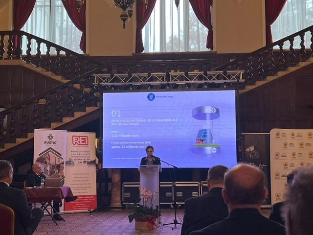 Universitatea de Vest "Vasile Goldis" din Arad, a fost reprezentată la cea de a IV-a ediție a evenimentului Business Forum Nord-Vest