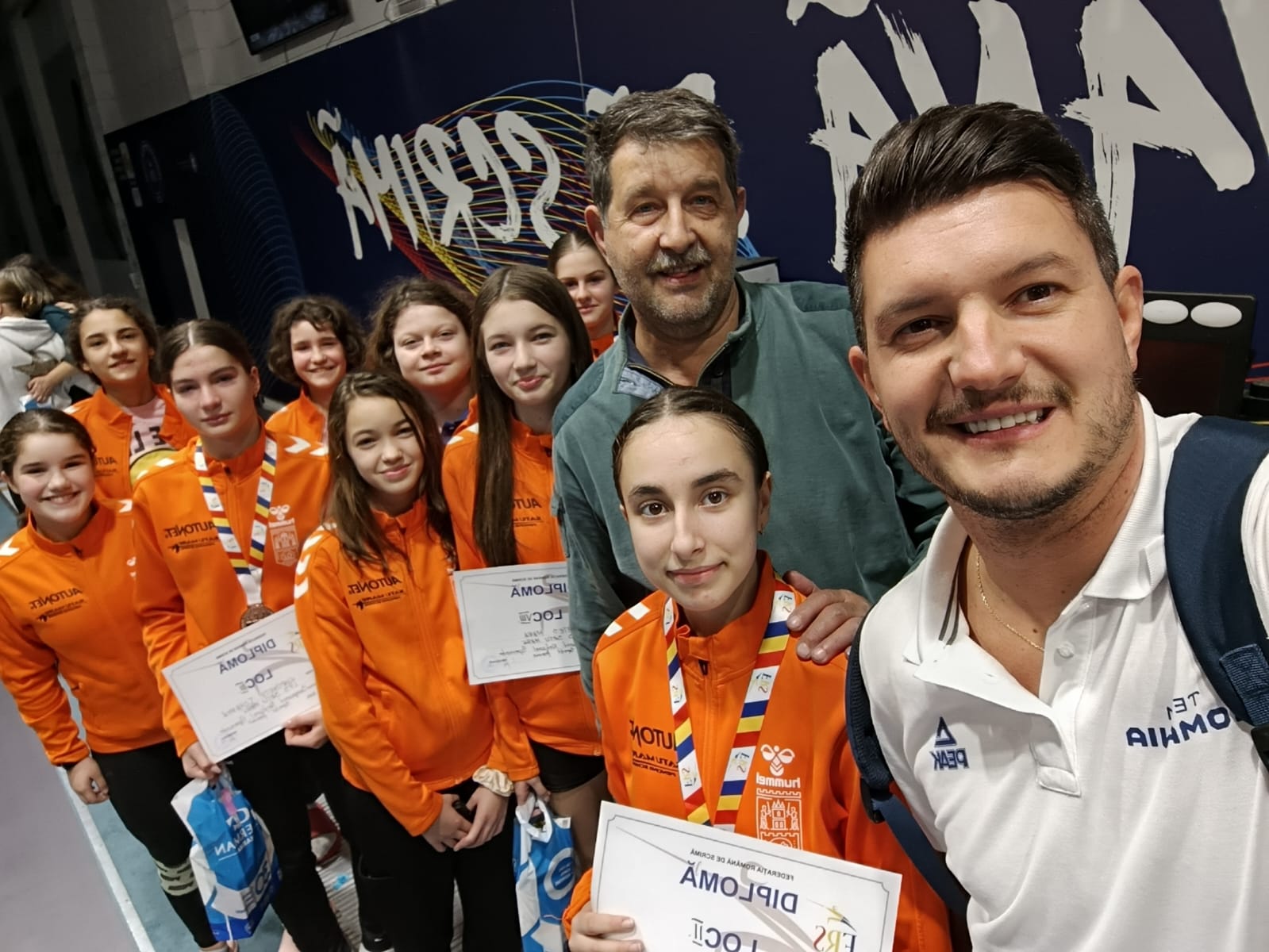 La Naționalele speranțelor de la spadă: Trei medalii din patru au ajuns la Satu Mare! Denisa Crișan a pierdut la mare luptă finala iar surorile Julia și Johanna Kurtinecz au cedat în semifinale și au cucerit bronzul