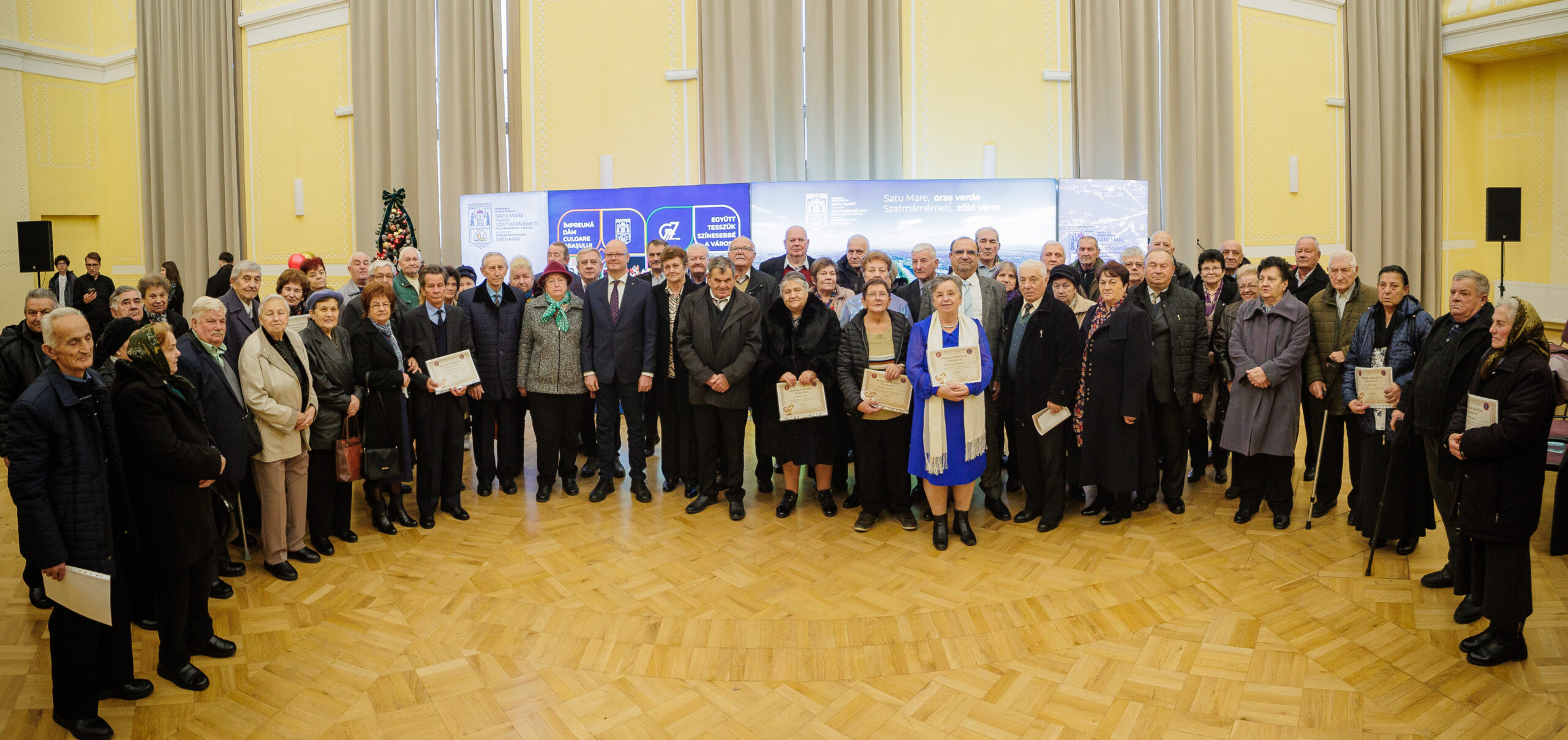 FOTO. 49 de cupluri, premiate azi la Casa Meșteșugarilor pentru longevitate