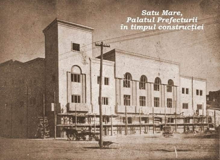 FOTO. 88 DE ANI DE LA INAUGURAREA CLĂDIRII PALATULUI PREFECTURII SATU MARE, AZI SEDIUL MUZEULUI JUDEȚEAN SATU MARE ȘI DE LA DEZVELIREA STATUII PĂRINTELUI  DR. VASILE LUCACIU