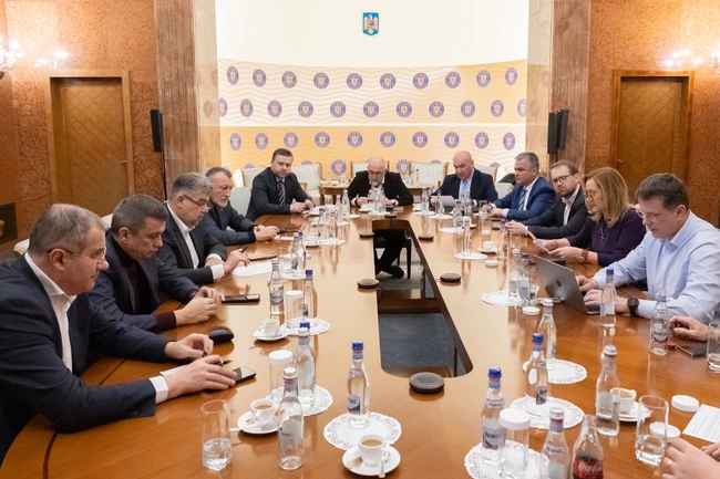 Cine este premierul agreat al coaliției pro-europene. Cum decurg negocierile