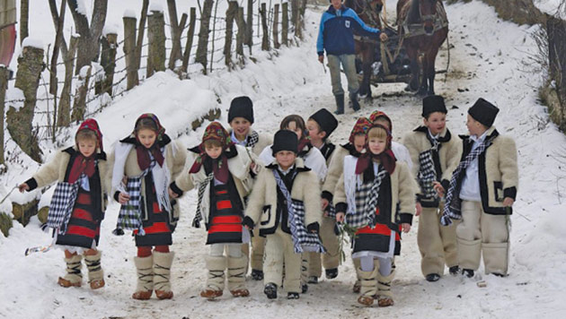 Zestrea românilor: Datini şi obiceiuri de Crăciun în Ţara Oaşului și Maramureș