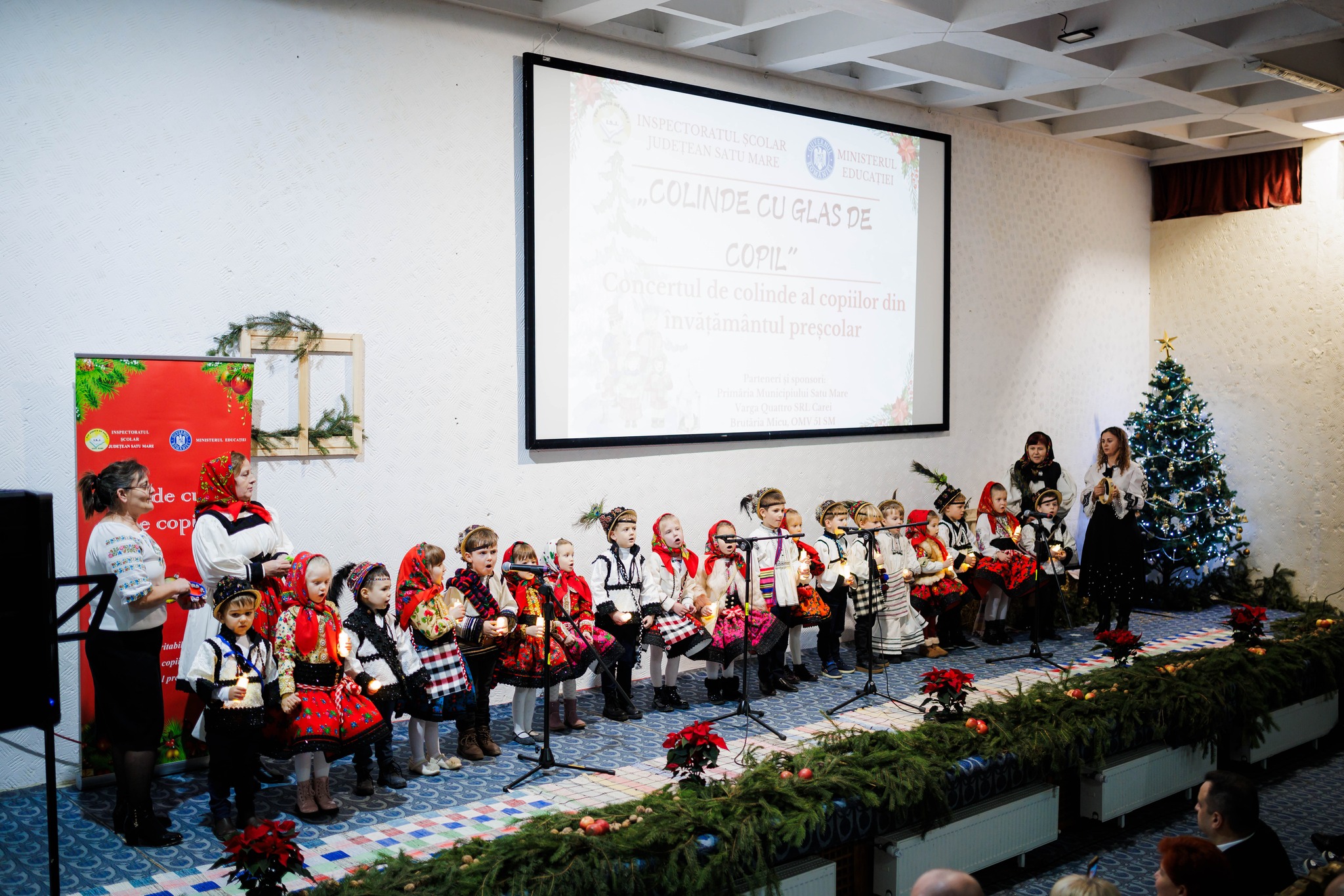 FOTO. Colinde cu glas de copil – Sărbătoarea Crăciunului, prin ochii celor mici