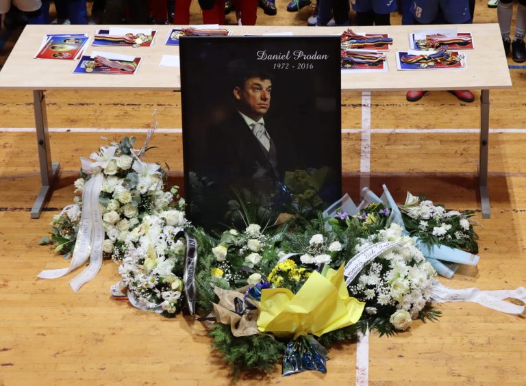 Nu l-au uitat pe Daniel Prodan! Copiii au jucat pentru fotbalistul Generației de Aur