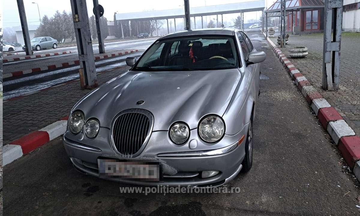 Autoturism căutat de autoritățile din Austria, oprit la PTF Petea