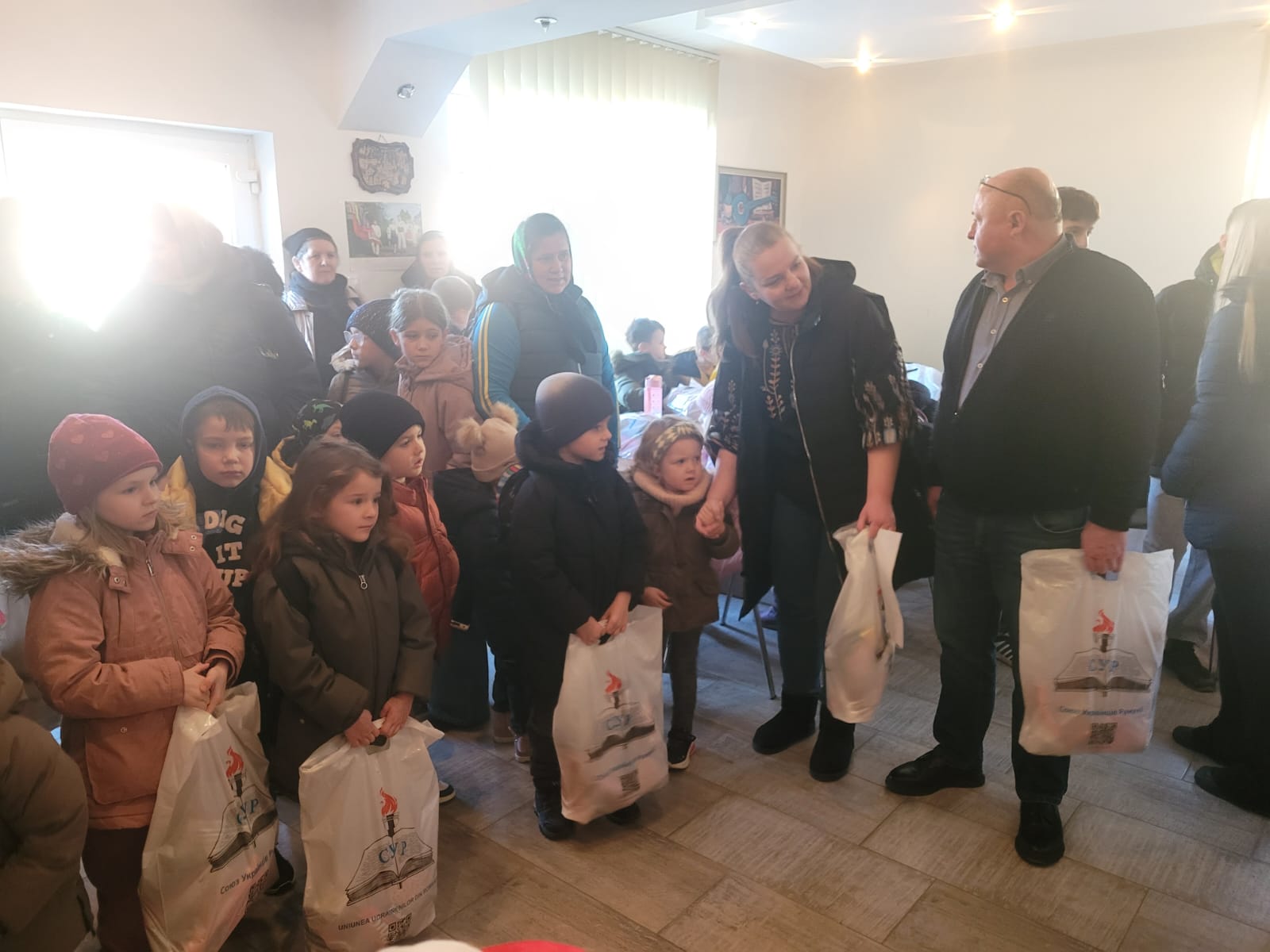 Sfântul Nicolae a ajuns și la copiii ucraineni din Micula