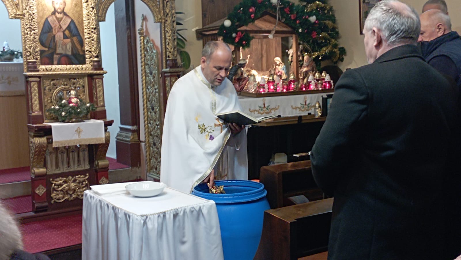 FOTO. Credincioșii din Satu Mare, prezenți în număr mare la slujba de Bobotează pentru a lua Apă Sfințită