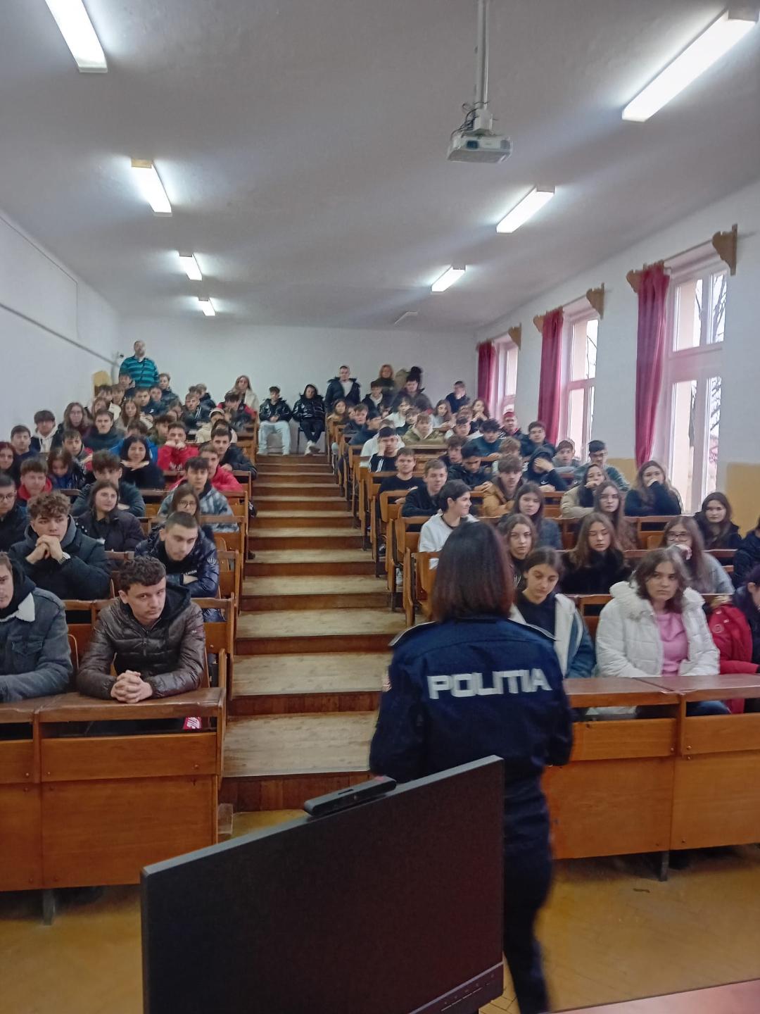 FOTO. Tinerii din Satu Mare, implicați activ în prevenirea consumului de substanțe interzise