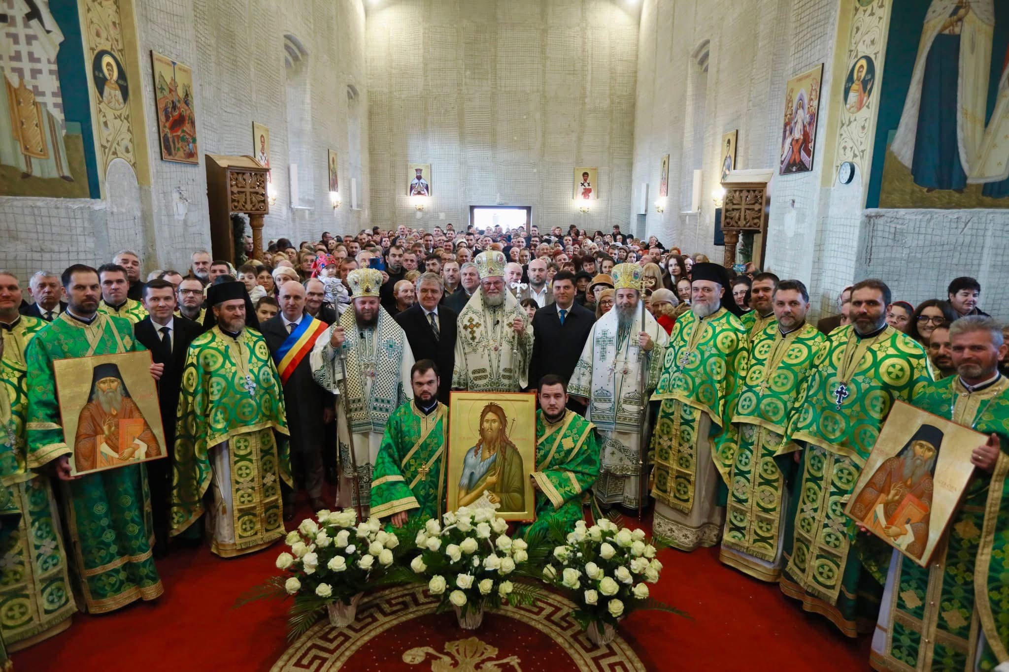 FOTO. PSD Satu Mare a participat la hramul de iarnă al Mănăstirii „Nașterea Sfântului Proroc Ioan Botezătorul” din Scărișoara Nouă