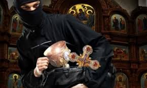 A furat dintr-o biserică din Țara Oașului dar a  fost prins de polițiști