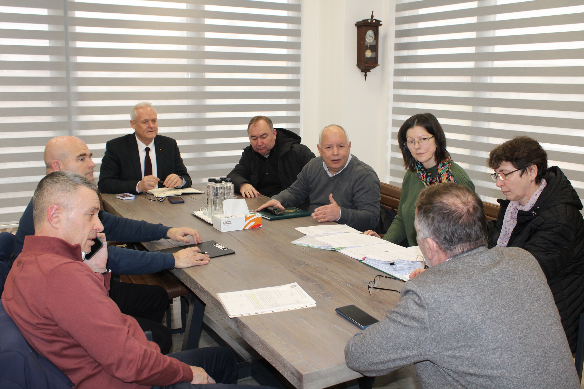 FOTO. Întâlnire de lucru la Prefectura Satu Mare pentru finalizarea Amenajamentului pastoral al comunei Moftin