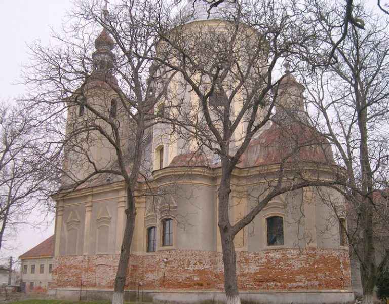 Istoria Bisericii Sfinții Arhangheli Mihail și Gavril din Carei, un simbol al credinței și tradiției