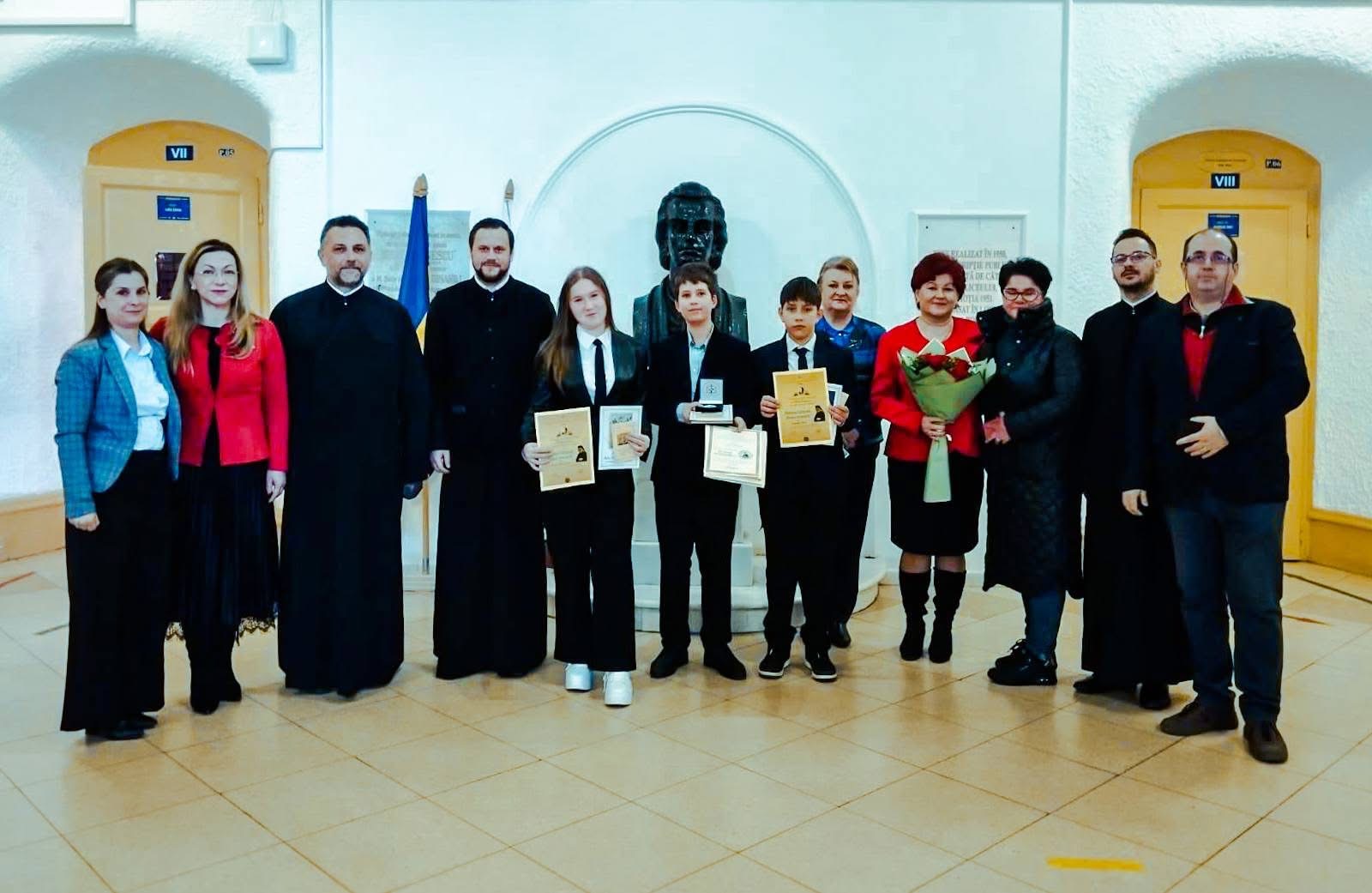 FOTO. Jurge Paul Filip de la Colegiul Național ,,Mihai Eminescu” a obținut marele premiu la concursul „Mihai Eminescu – poet român al rugăciunii și meditației”.