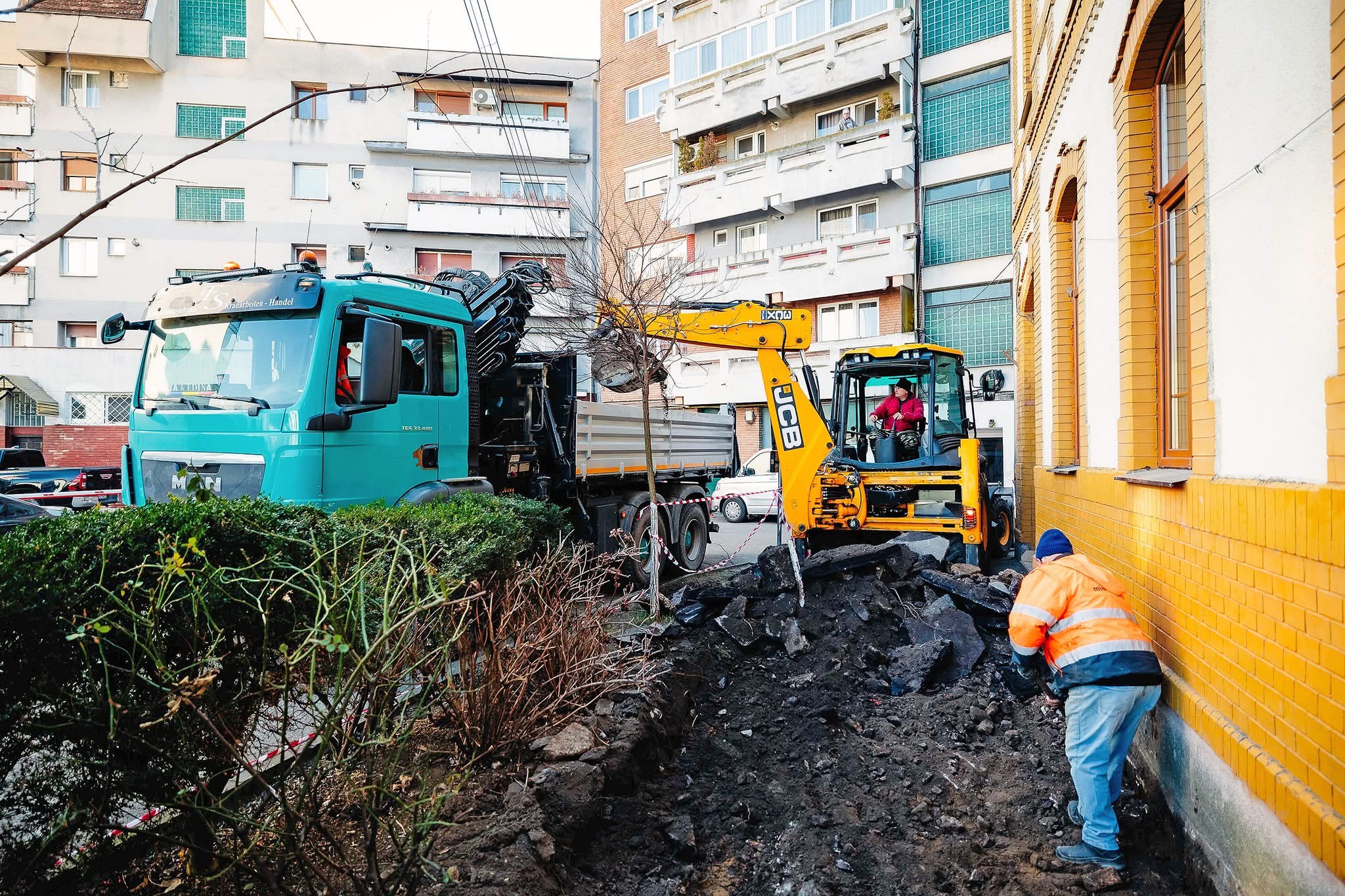 FOTO. Investiții în infrastructura pietonală din oraș pentru confortul și siguranța pietonilor.