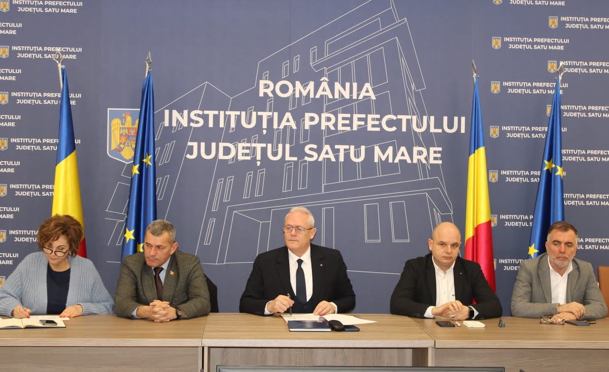 FOTO. Prefectul Ioan Tibil a convocat azi în şedinţă extraordinară Comitetul Judeţean pentru Situaţii de Urgenţă (CJSU)