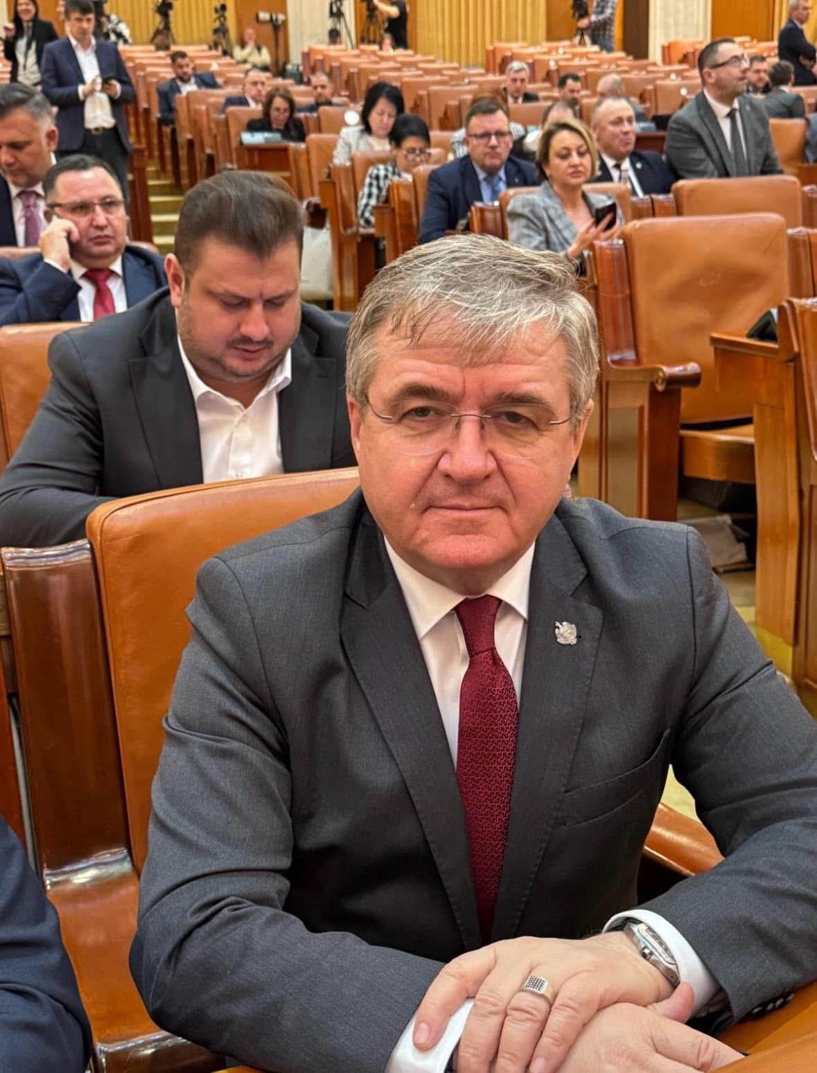 Mircea GOVOR: ,,𝐌𝐨𝐭̦𝐢𝐮𝐧𝐞𝐚 𝐢𝐩𝐨𝐜𝐫𝐢𝐳𝐢𝐞𝐢 – 𝐮𝐧 𝐣𝐨𝐜 𝐩𝐞𝐫𝐢𝐜𝐮𝐥𝐨𝐬 𝐩𝐞𝐧𝐭𝐫𝐮 𝐑𝐨𝐦𝐚̂𝐧𝐢𝐚!“