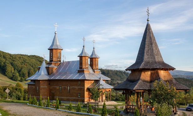 Mănăstirea din Moișeni și cea din Prilog, două dintre cele mai reprezentative lăcașe de cult din Țara Oașului