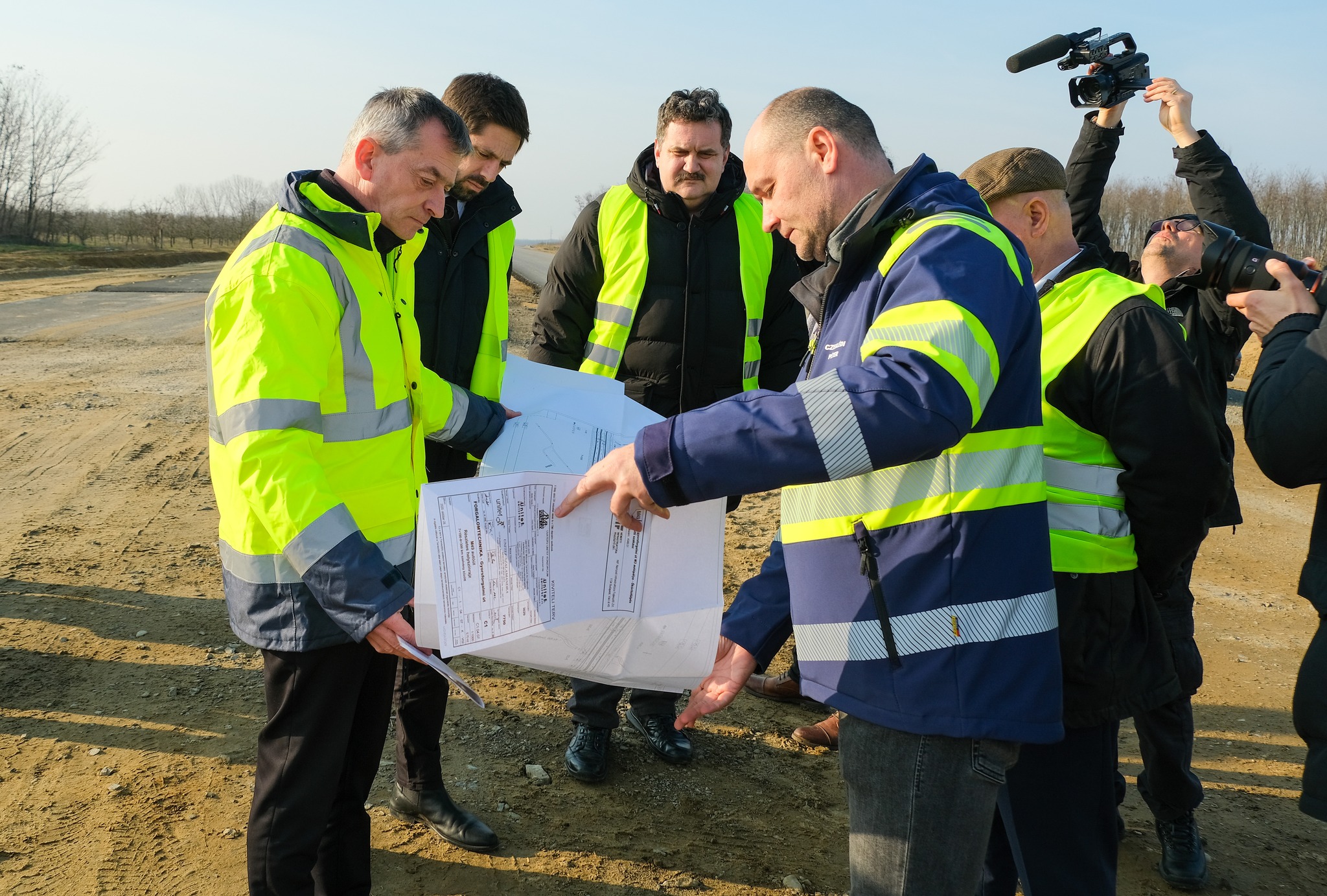 FOTO. ÎNTÂLNIRE. Drumul Expres Oar - Satu Mare, un proiect esențial pentru regiune. Președintele CJ, Pataki Csaba, implicat