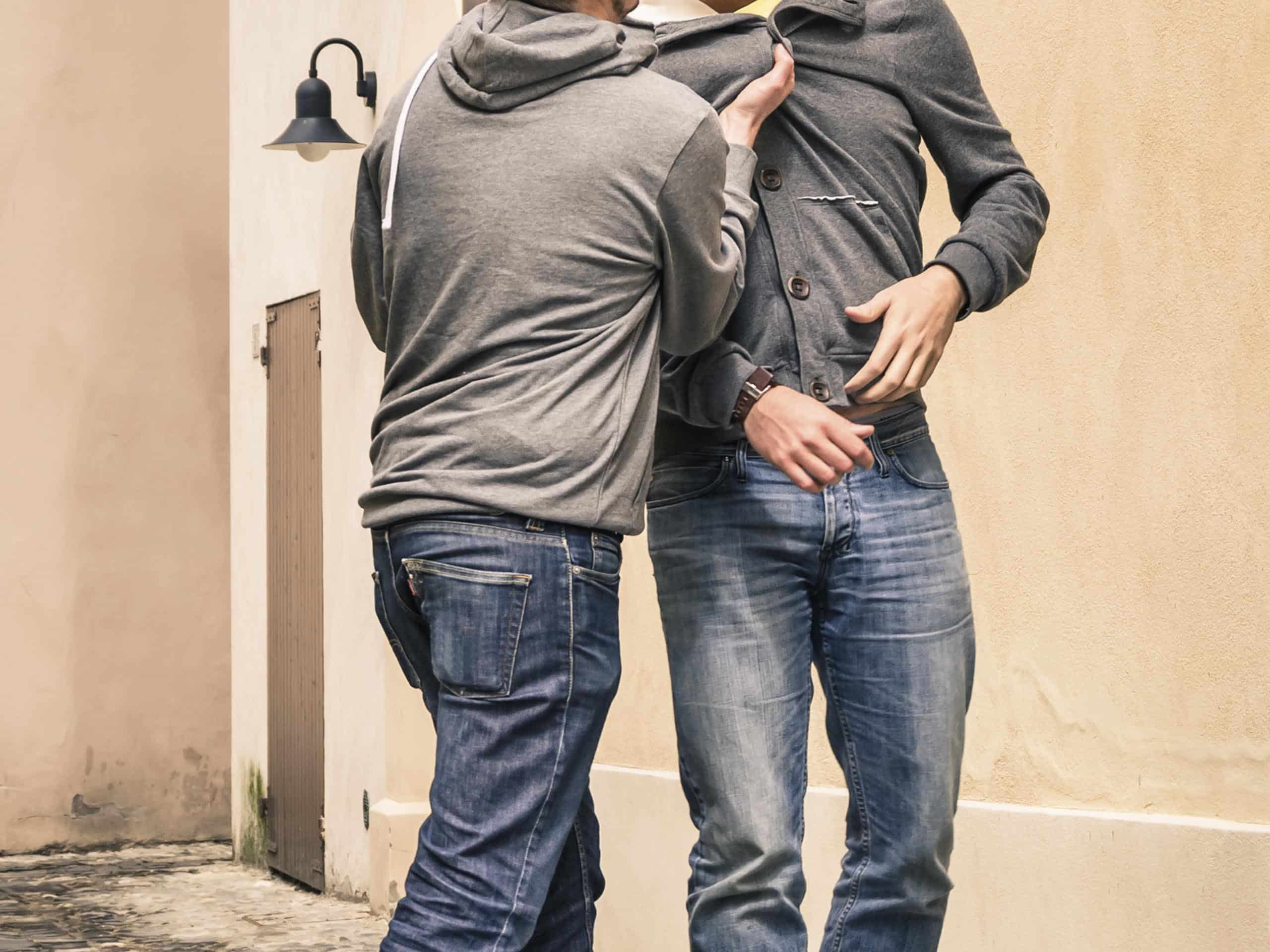 Bărbat agresat fizic, lăsat fără telefon și fără 100 RON, în localitatea Lucăceni