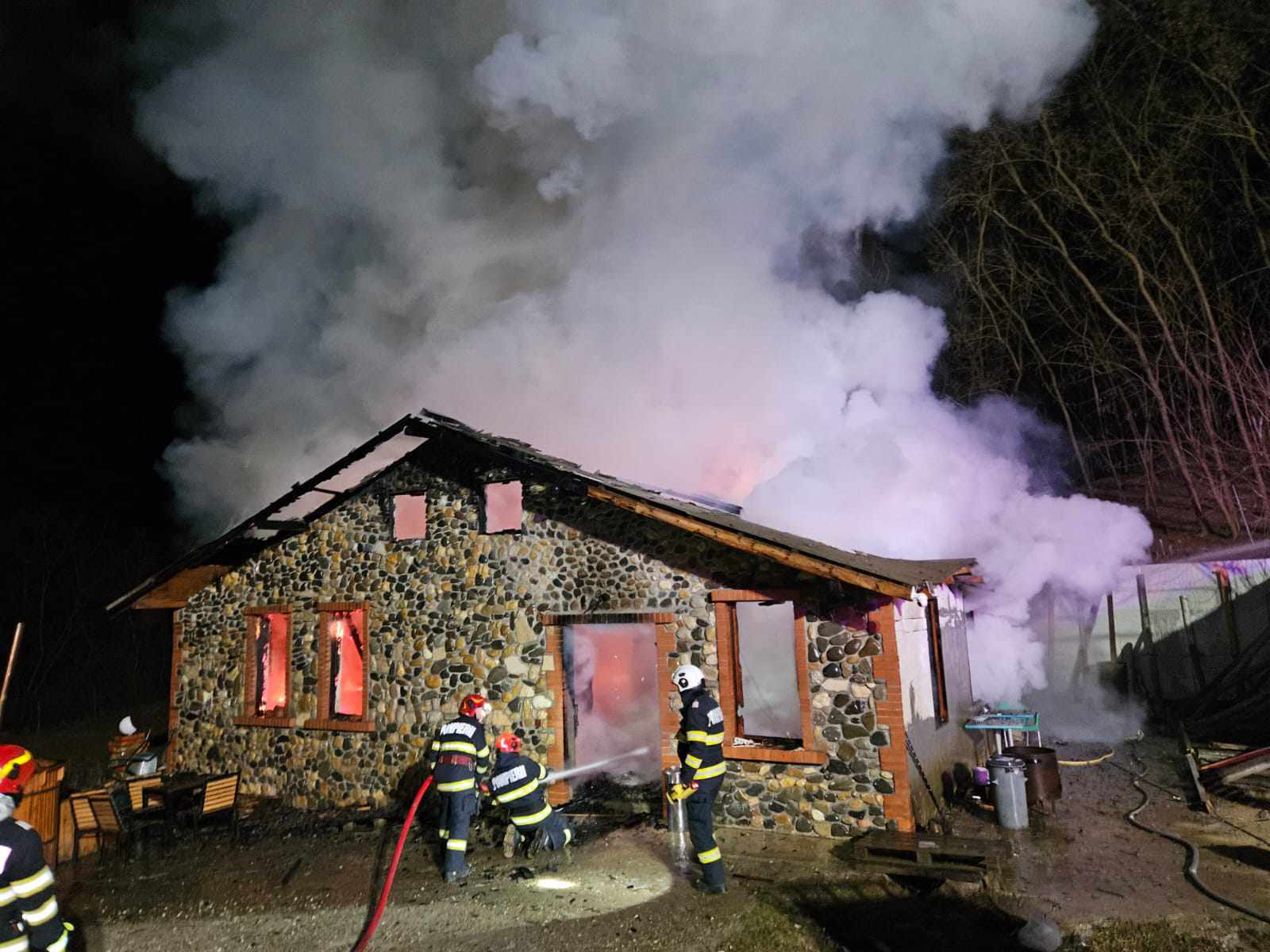 VIDEO/FOTO. Incendii de amploare în județul Satu Mare