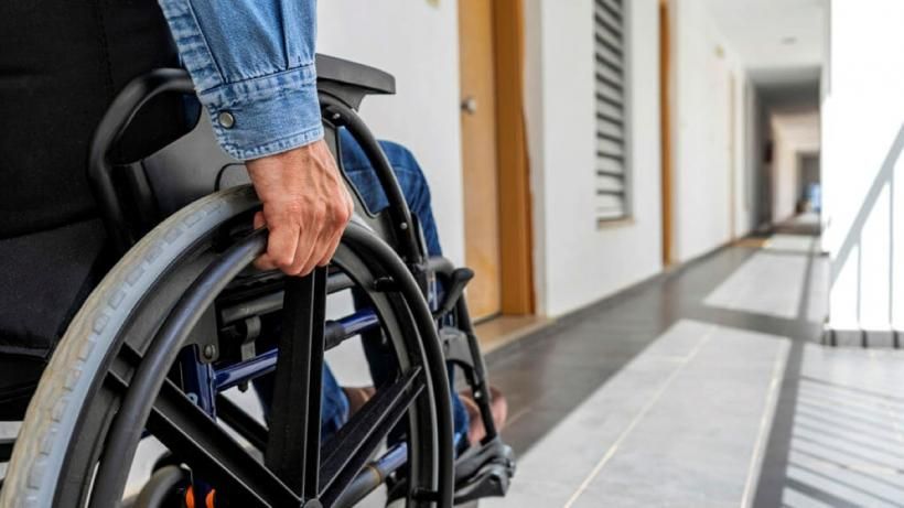 Dreptul de muncă pentru pensionarii cu handicap se extinde