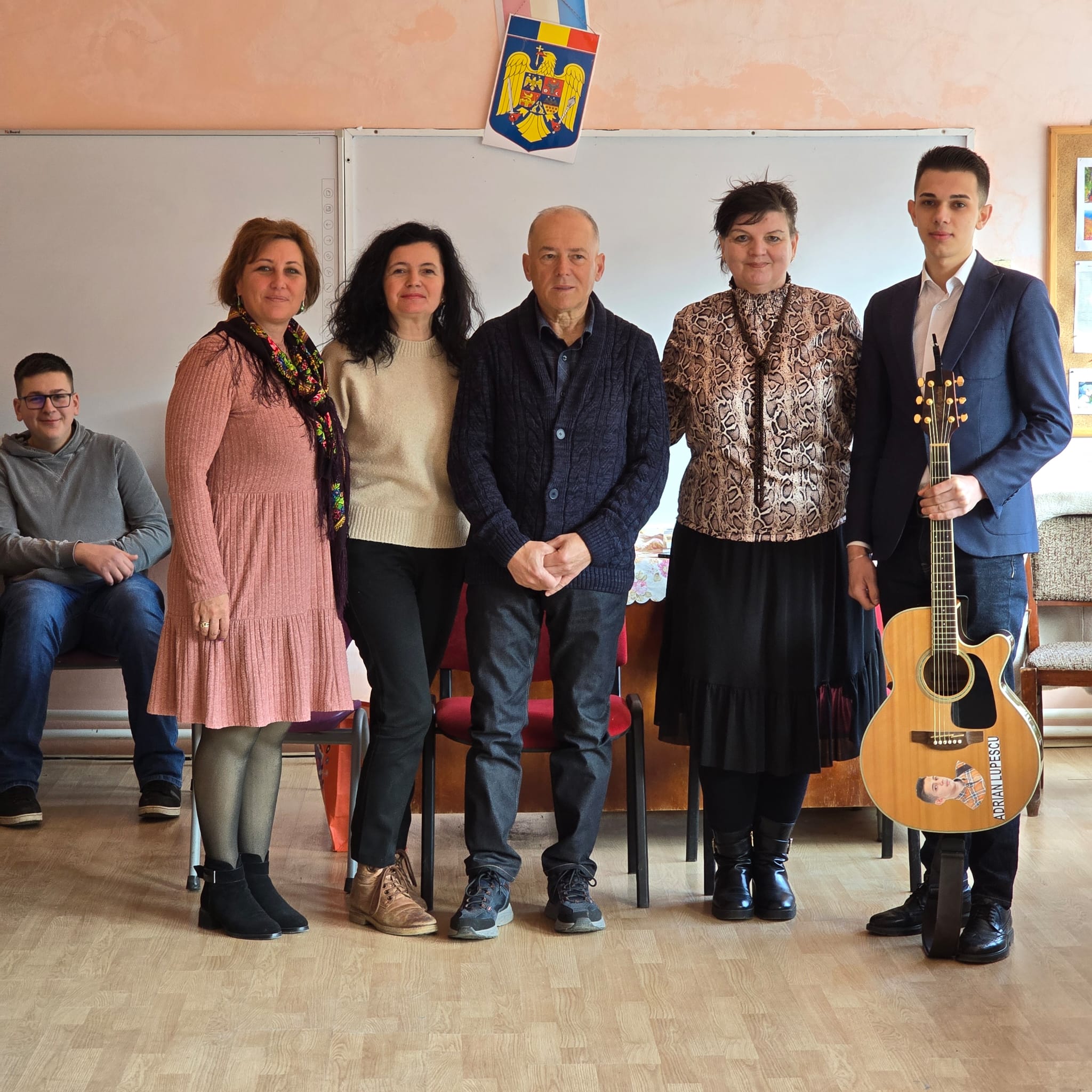 Scriitorii sătmăreni s-au întâlnit cu elevii Liceului Tehnologic „George Barițiu” din Livada