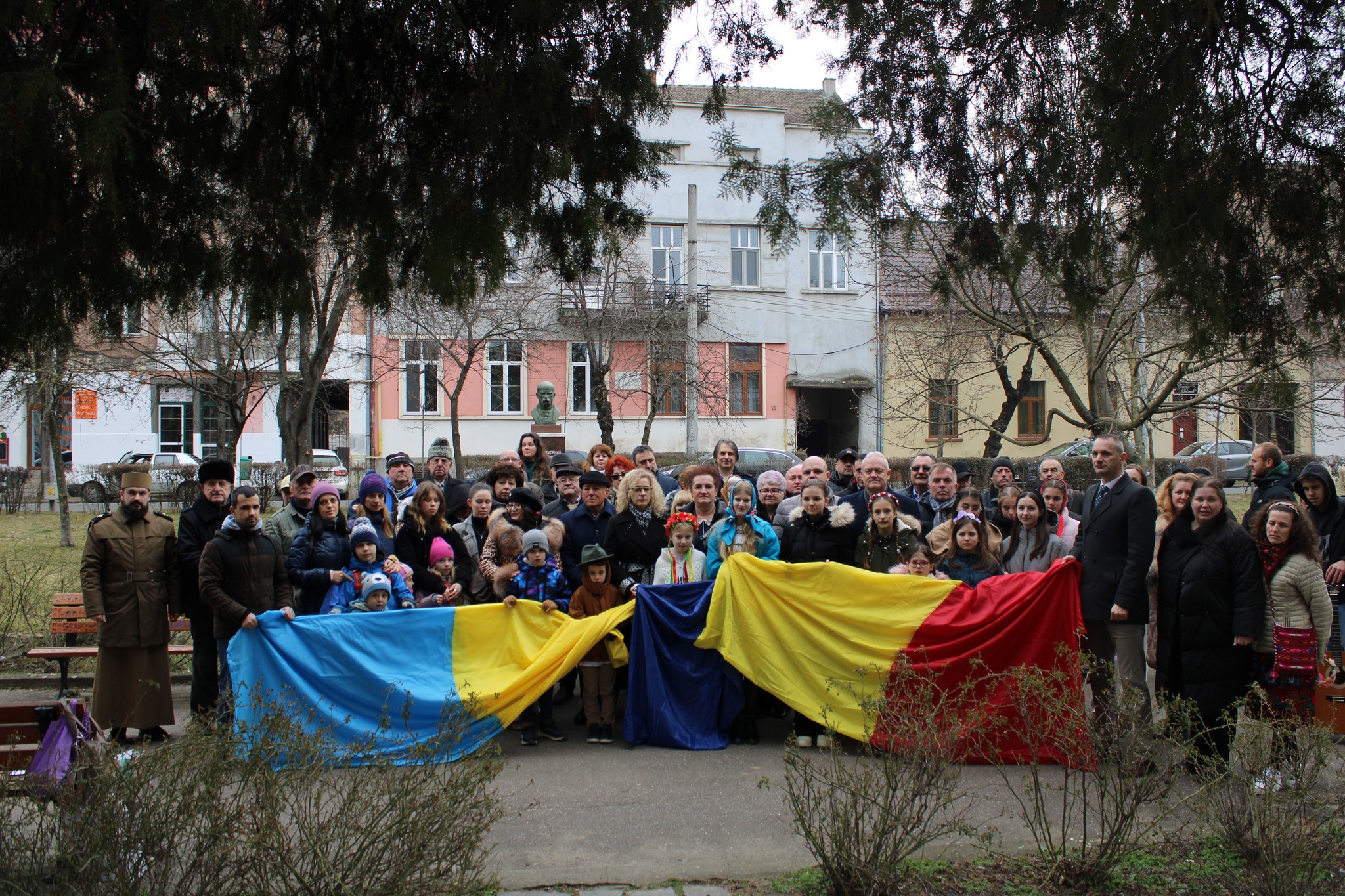 FOTO. Eveniment de comemorare la bustul lui Taras Șevcenko: Trei ani de la izbucnirea războiului în Ucraina