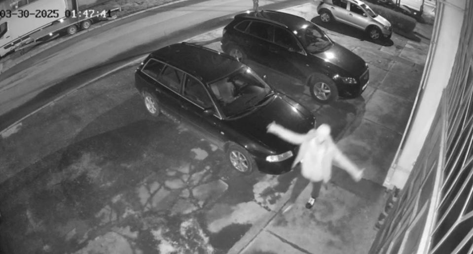 Un om cu probleme mintale a terorizat strada Dara