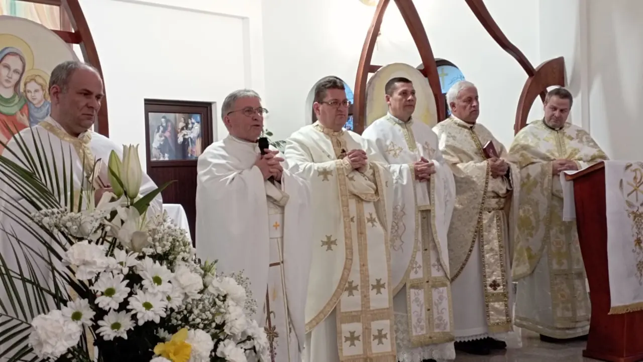 FOTO. Sărbătoare și comuniune: Hramul anticipat al Buneivestiri, celebrat cu solemnitate și bucurie